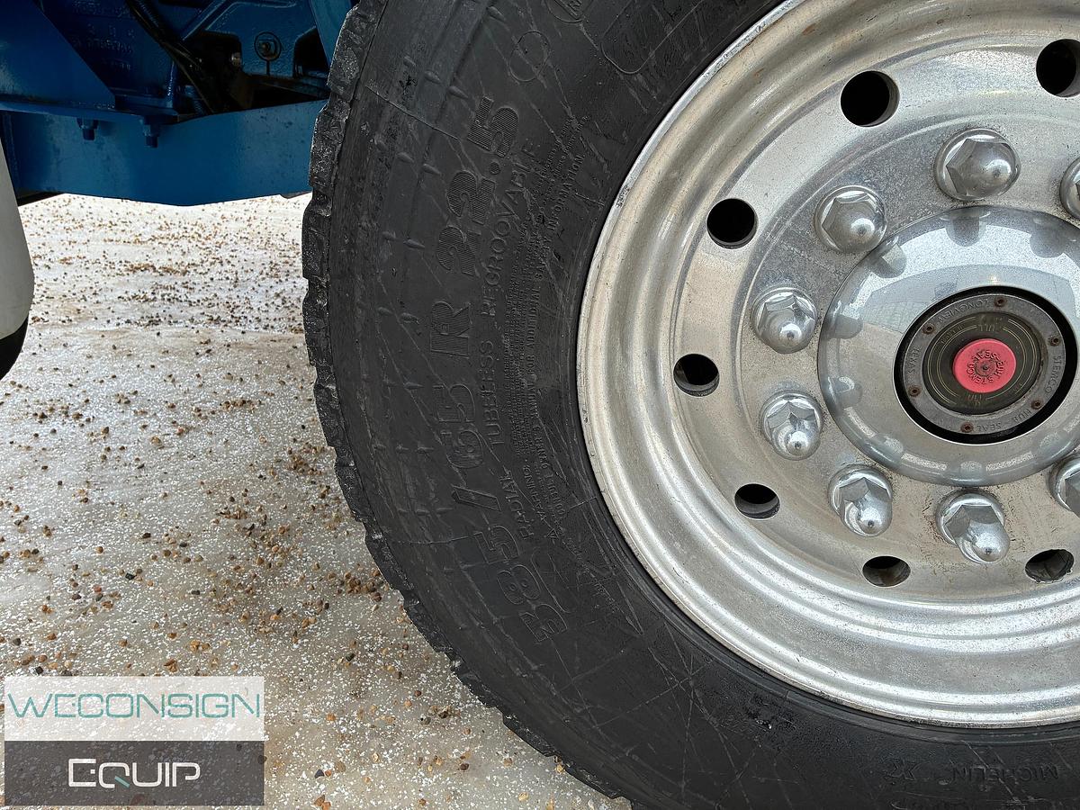 Used 2005 Kenworth T800 Tandem Winch Truck