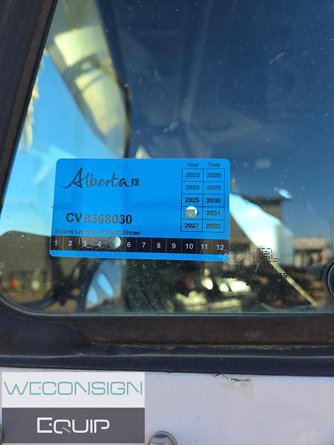 Used 2009 Freightliner FLD120SD Picker Truck