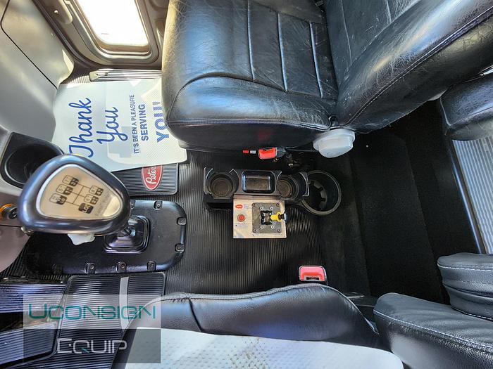 Used 2013 Peterbilt 367 Semi-Vacuum