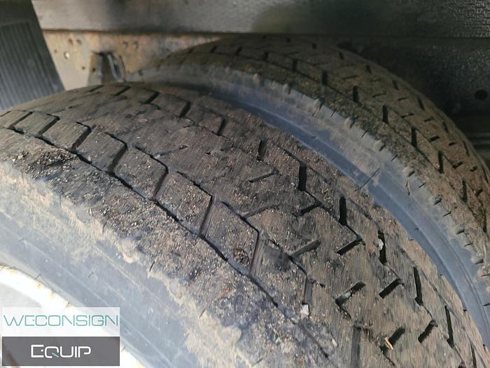 Used 2011 Isuzu NPR 18' Box/Van