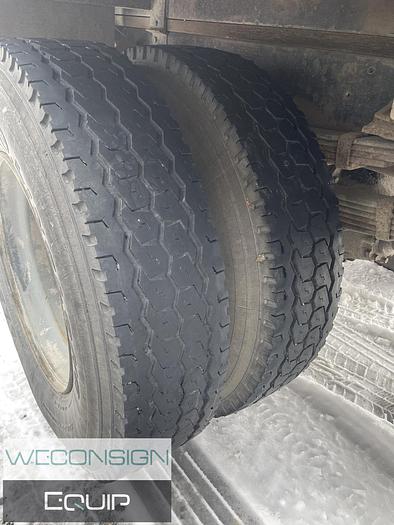 Used 2002 Nissan 2500 – Pavement Marking Vocational Truck