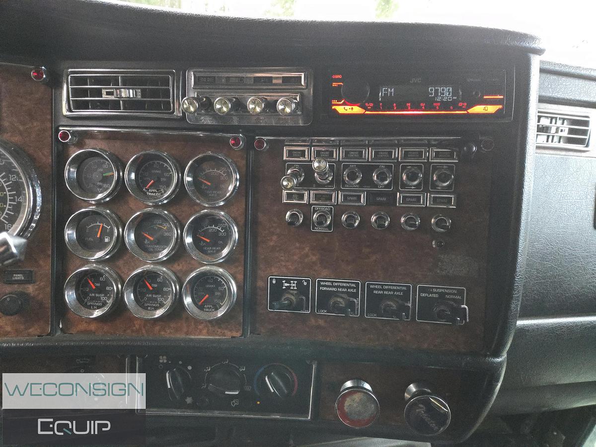 Used 2004 Kenworth T800B TA Dump Truck