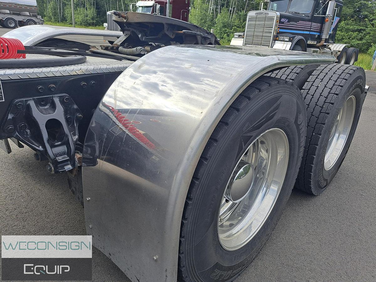 Used 2022 Peterbilt 389