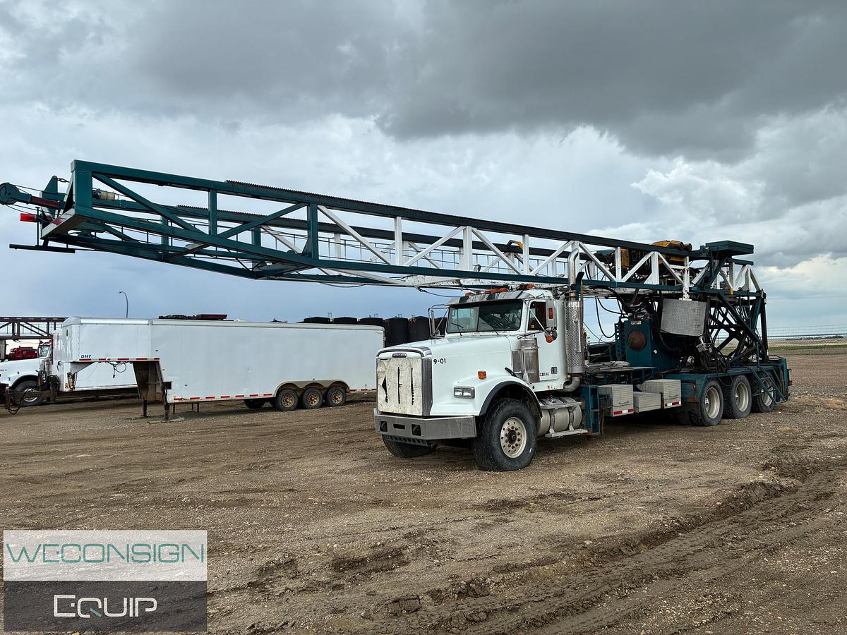 Used 2005 Freightliner FLD120SD Snubbing Rig Truck
