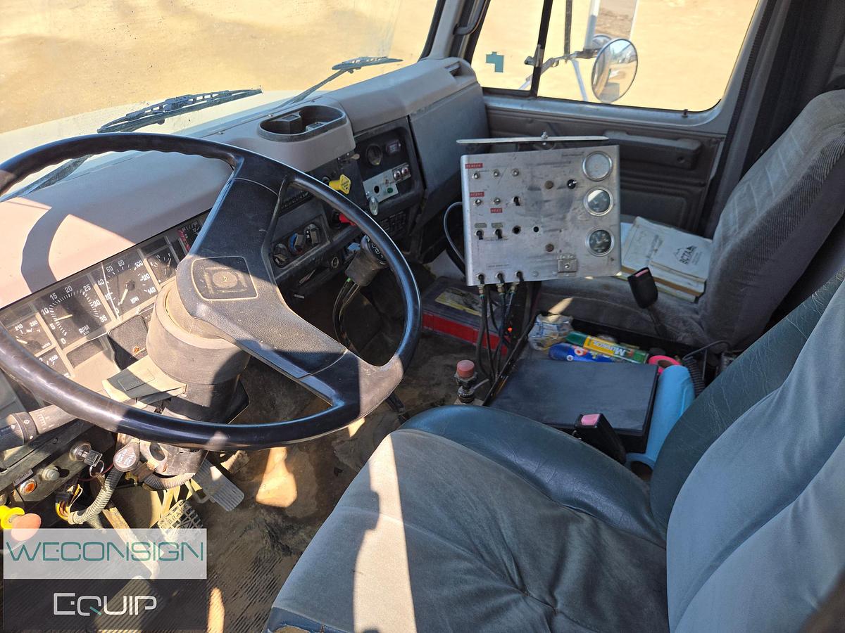 Used 1997 International 4,000 Gallon Water Truck