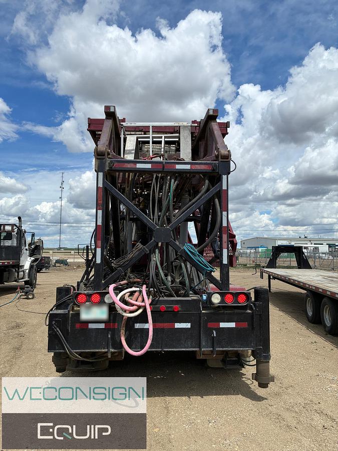 Used 2004 Freightliner FLD120 Snubbing Rig Truck