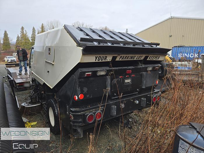 Used 1999 GMC/ISUZU  Single Axle Street Sweeper Truck