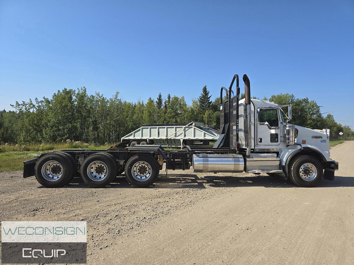 Used 2020 Kenworth T800 Daycab Logging Truck