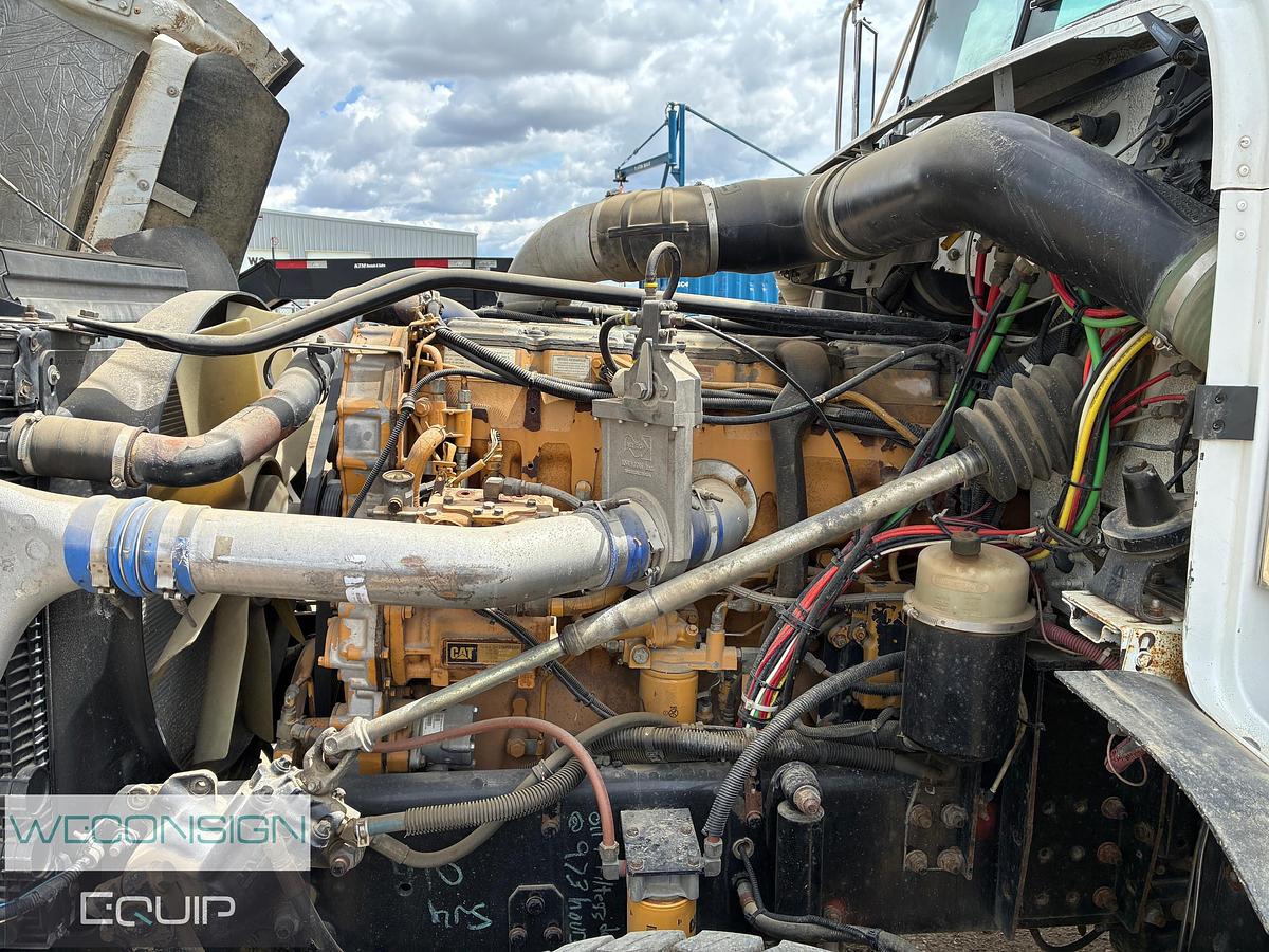 Used 2004 Freightliner FLD120 Snubbing Rig Truck