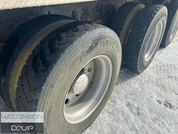 Used 2004 Kenworth T800 Picker Truck