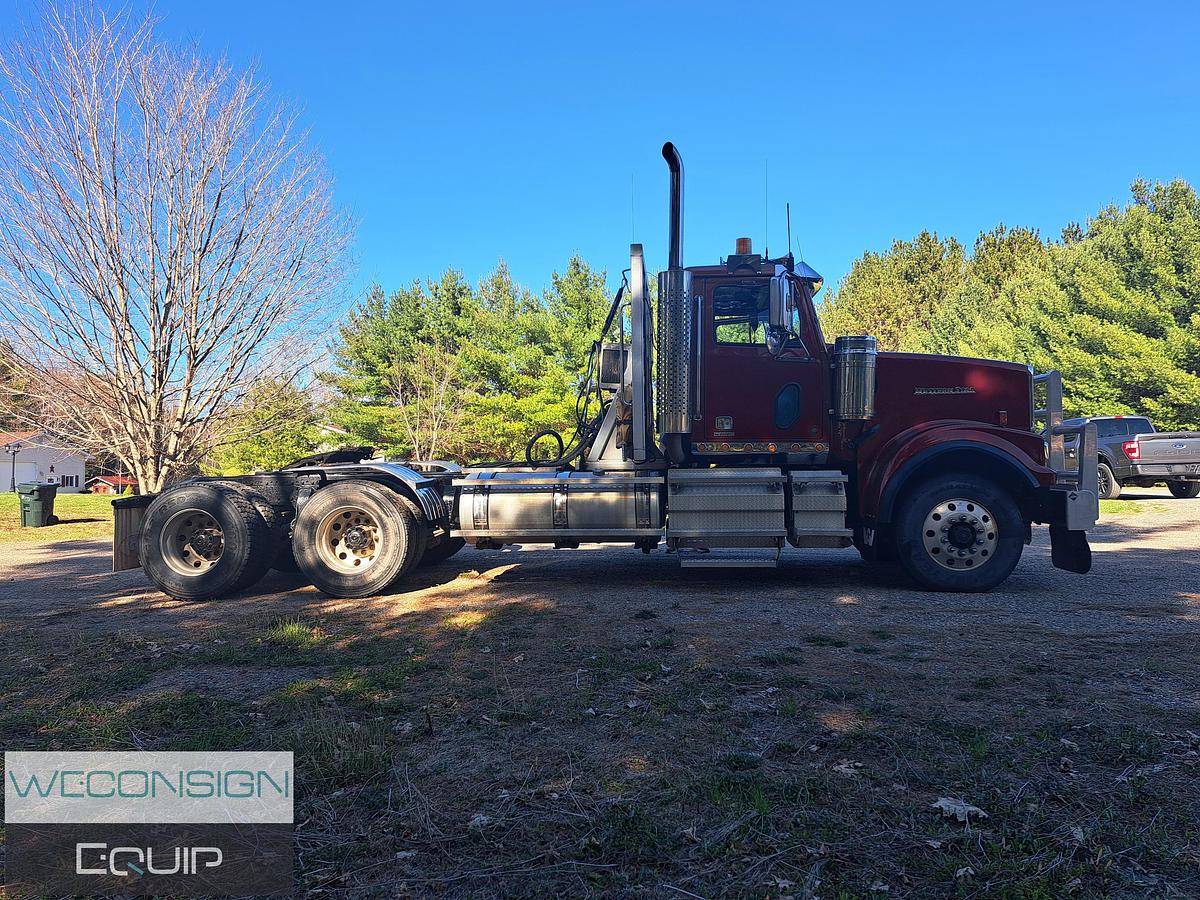 Used 2017 Western Star 4900SF