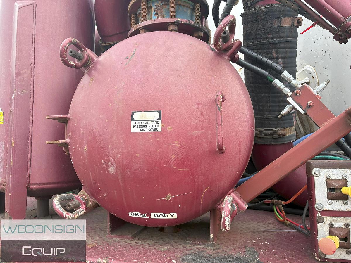 Used 2010 Kenworth SMV01