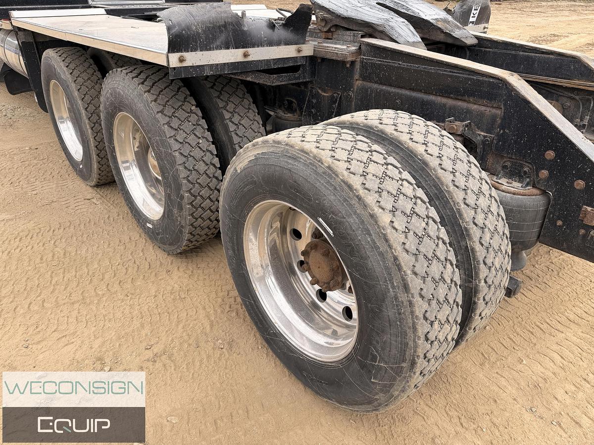 Used 2009 Kenworth T800 Winch Truck