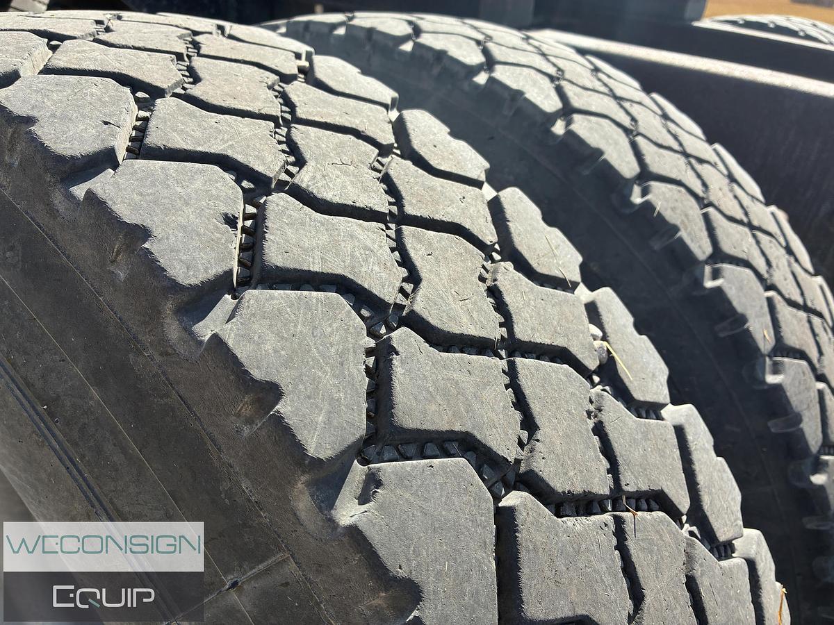 Used 2005 Kenworth T800 Sleeper Tractor