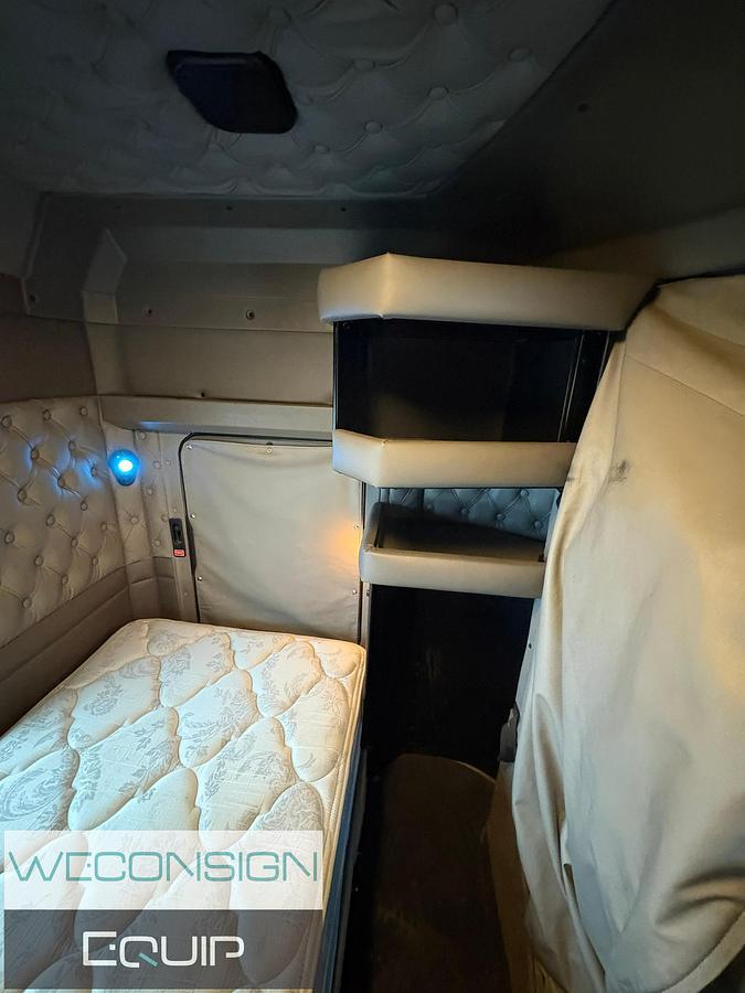 Used 2019 Kenworth T800 Winch Truck