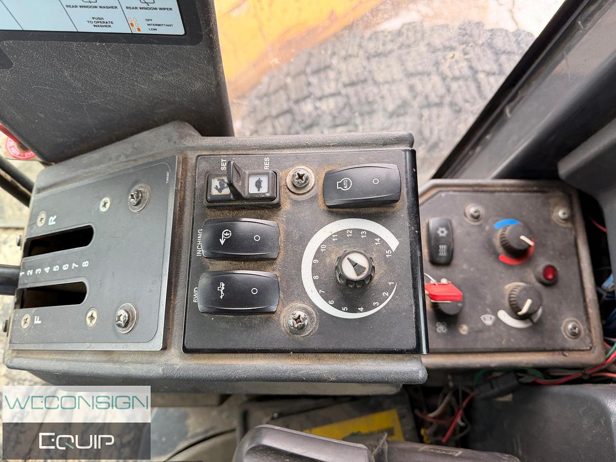 Used 2006 John Deere 872 Grader