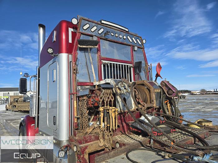 Used 2013 Peterbilt 367 Sleeper Winch Truck