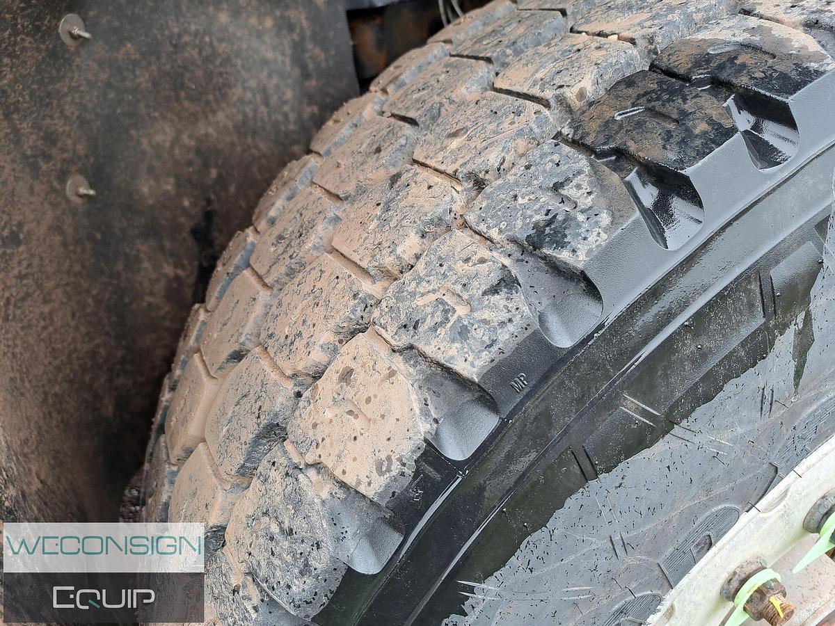 Used 2014 Freightliner M2 106 Sideload Refuse Unit