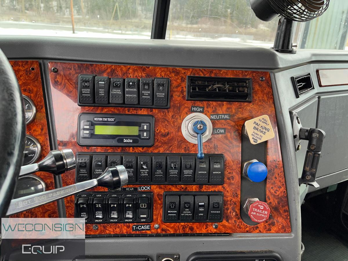 Used 2007 Western Star 6900XD 8x8 Bed Truck