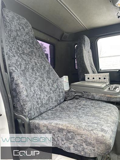 Used 2002 Nissan 2500 – Pavement Marking Vocational Truck