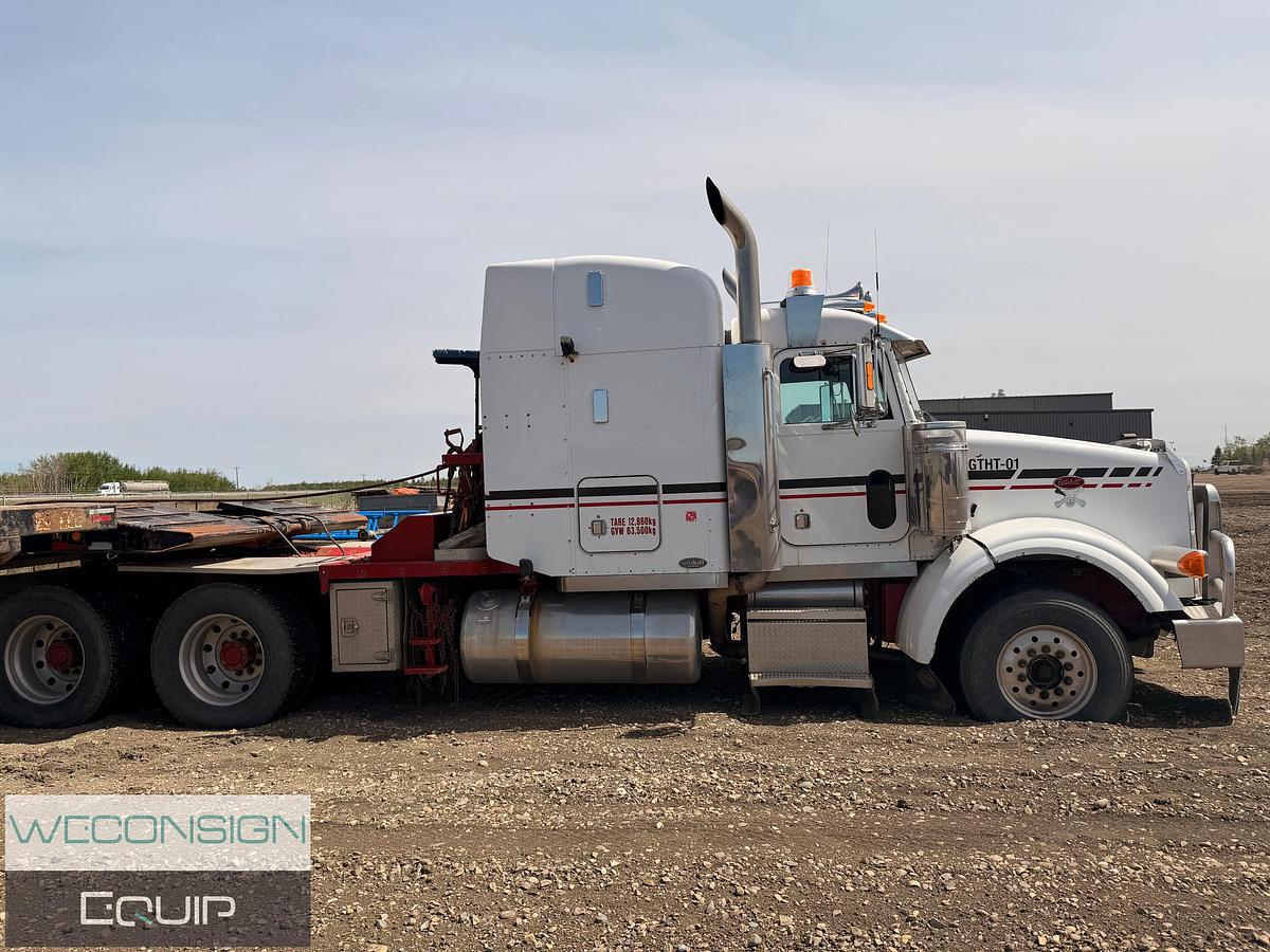 Used 2004 Peterbilt 378 Tandem Winch Truck