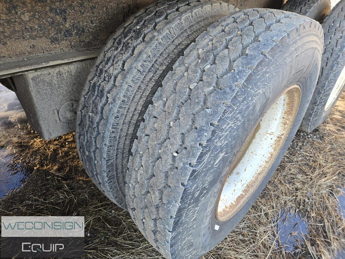 Used 2006 Manac 53' Flat Deck Sliding Axle