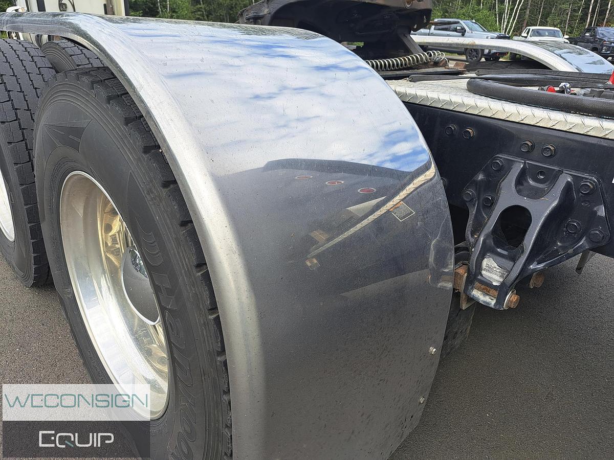 Used 2022 Peterbilt 389