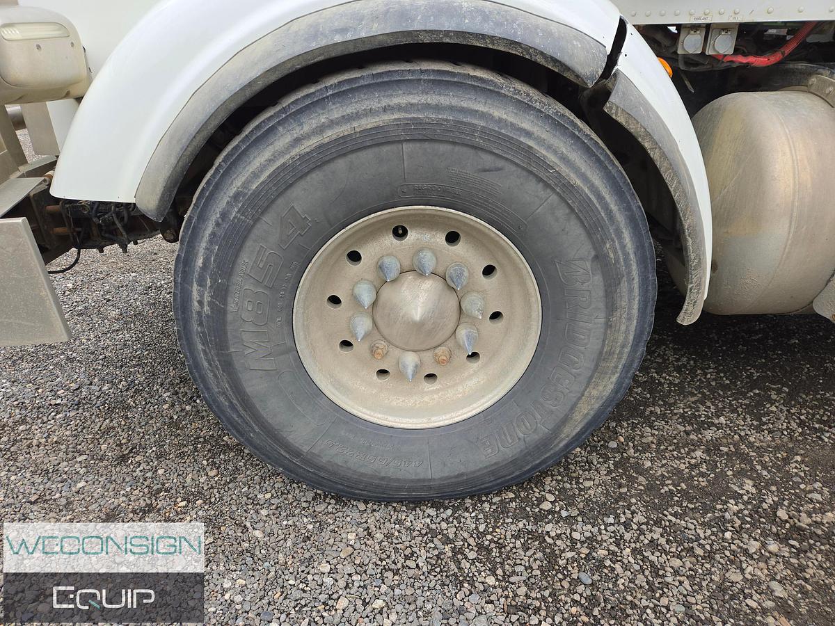 Used 2015 Peterbilt Tri-Axle Hydrovac