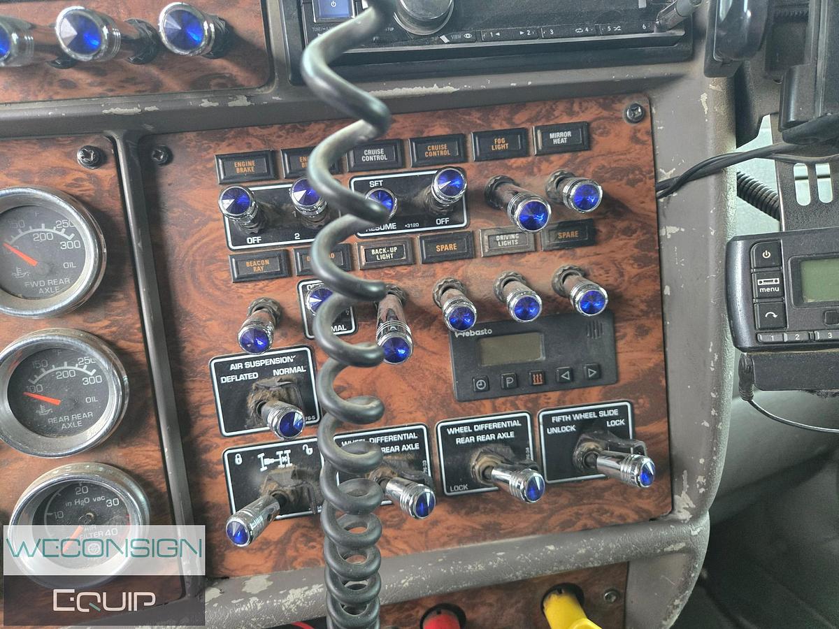 Used 2004 Kenworth T800 Winch Truck
