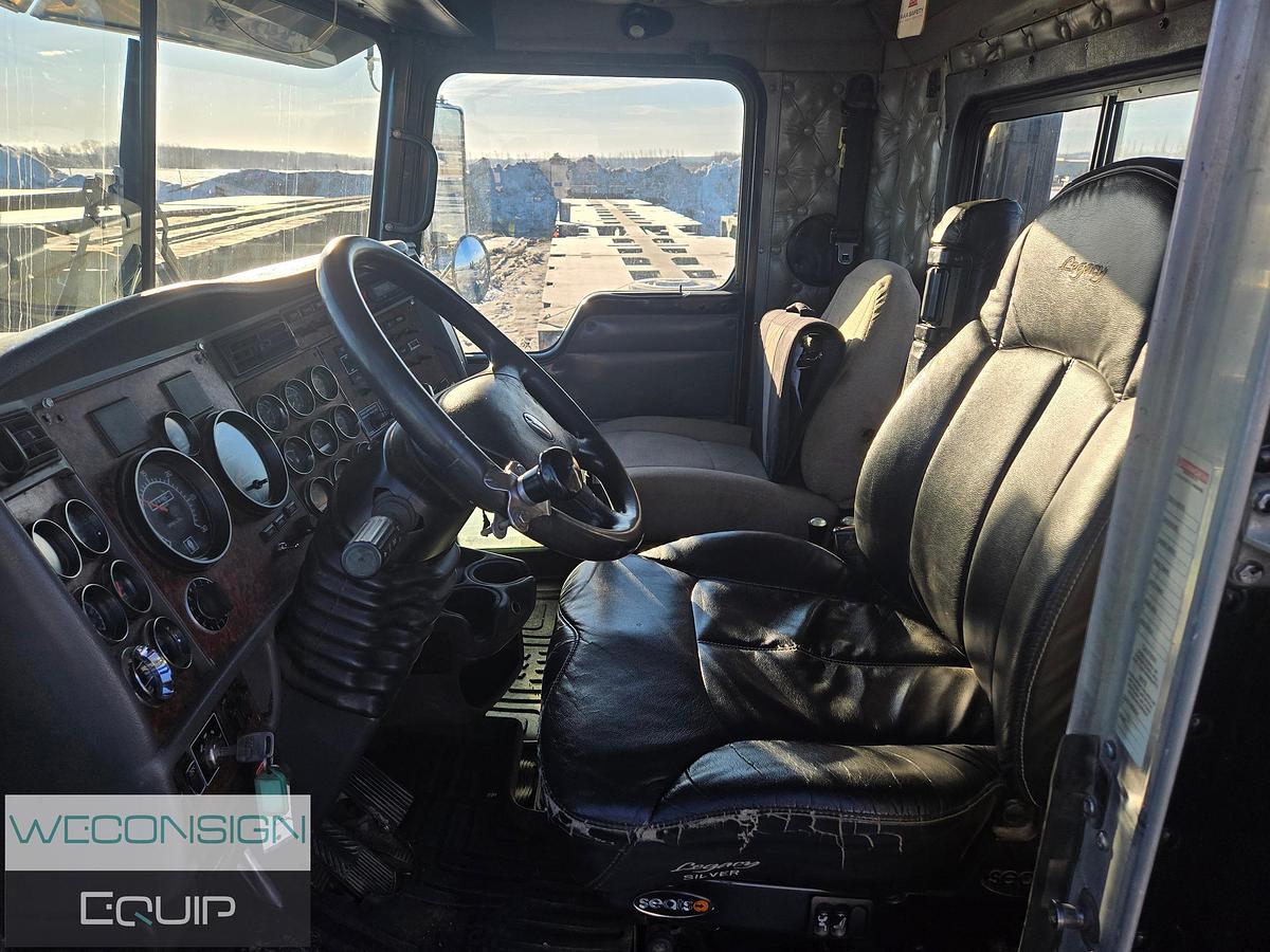 Used 2006 Kenworth C500B Bed Truck