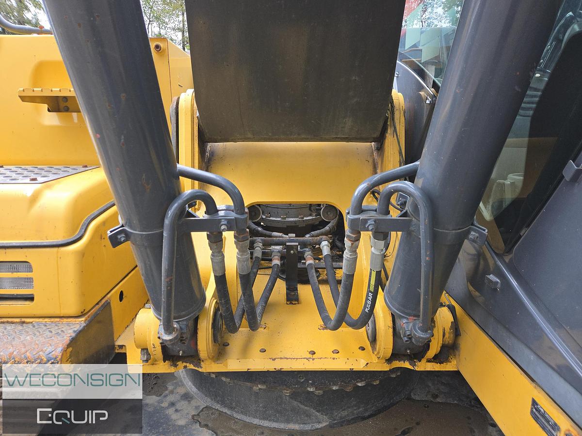 Used 2007 John Deere 240D Excavator