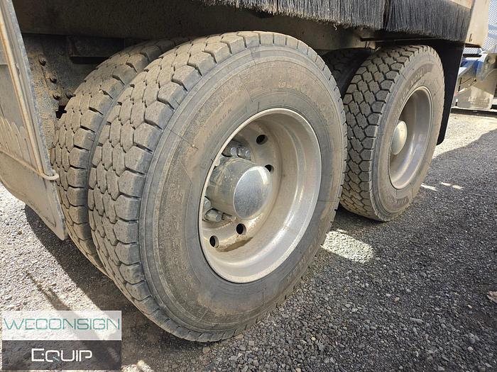 Used 2009 Peterbilt 367 TA Dump Truck