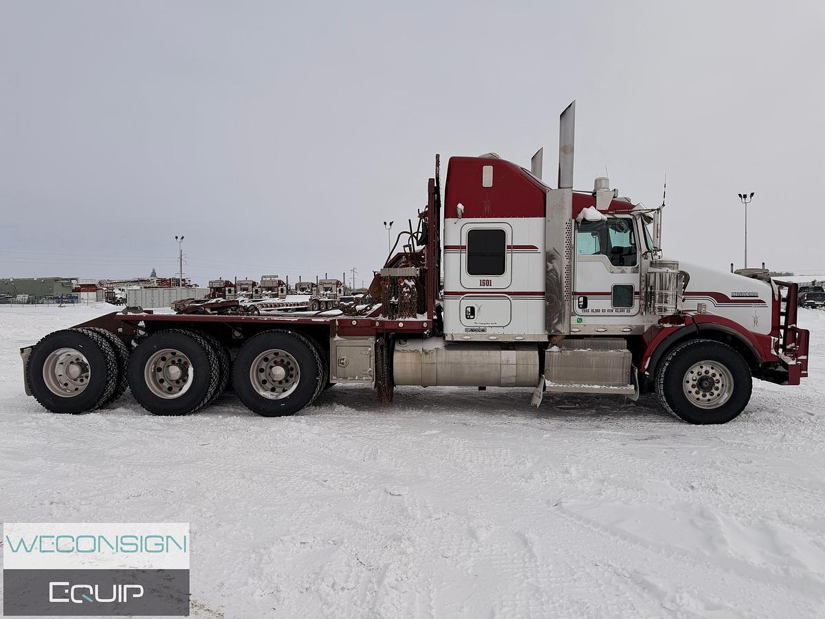 Used 2015 Kenworth T800 Tri Drive Winch Truck