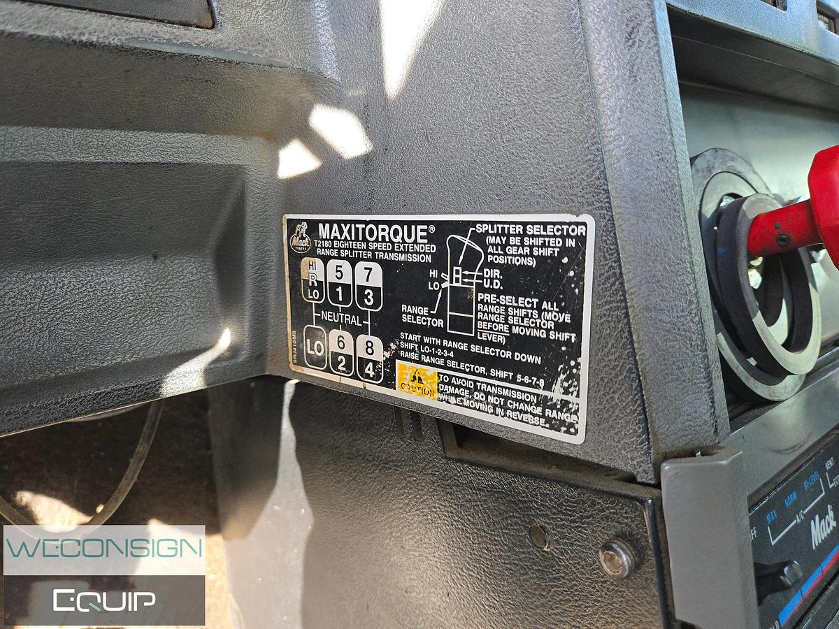 Used 1996 Mack CH613 TA Water Truck