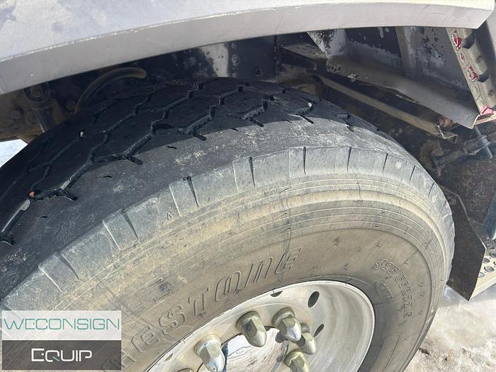 Used 2004 Kenworth T800 Picker Truck