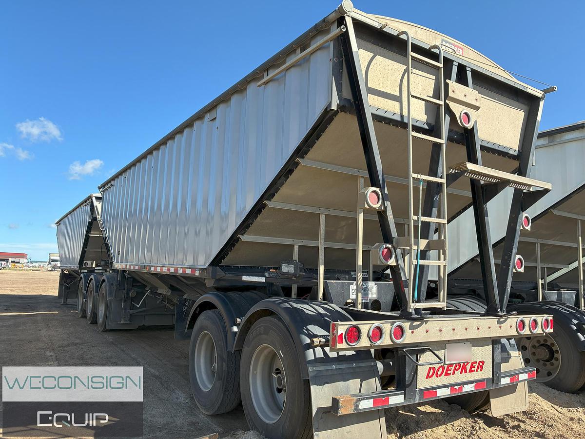 Used 2022 Doepker GRAVEL TRAILER SUPER B