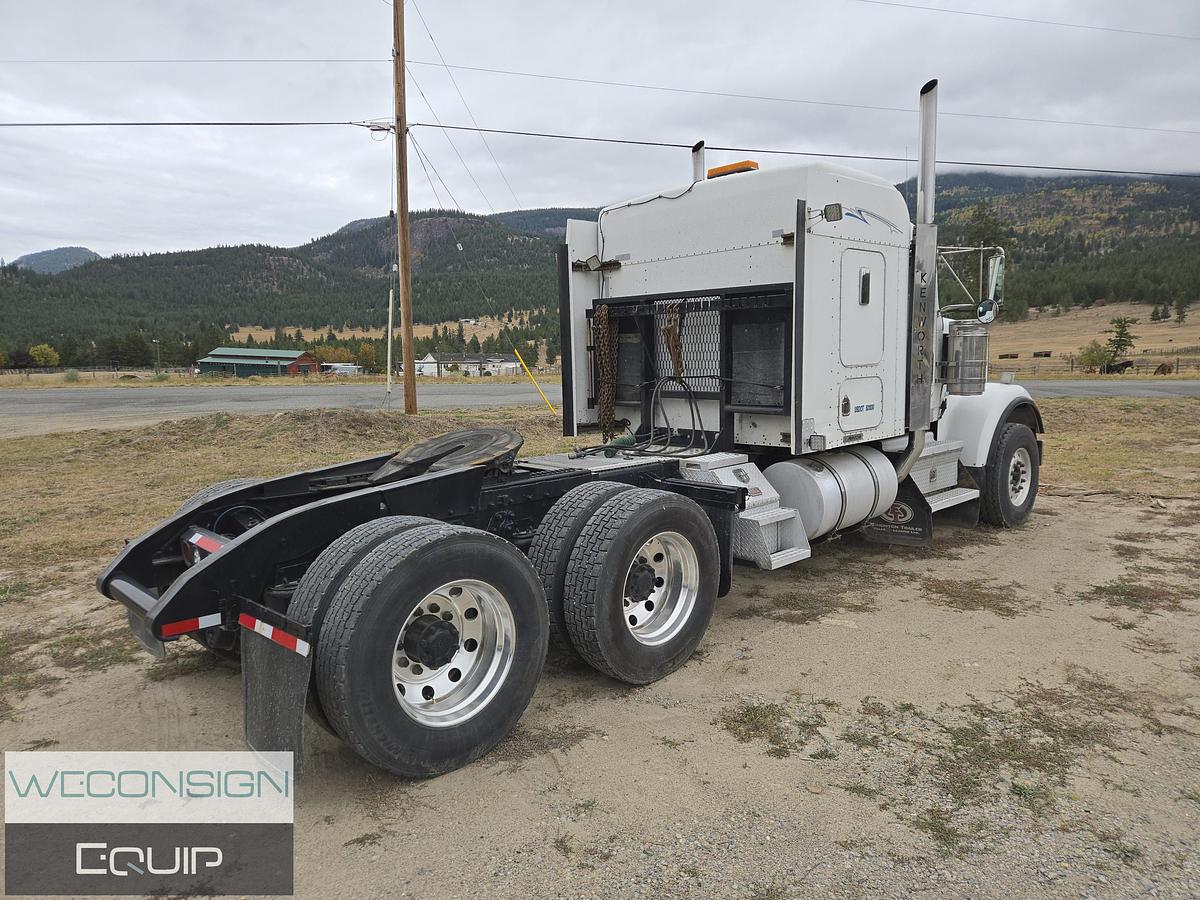 Used 2006 Kenworth W900B Sleeper Truck Tractor