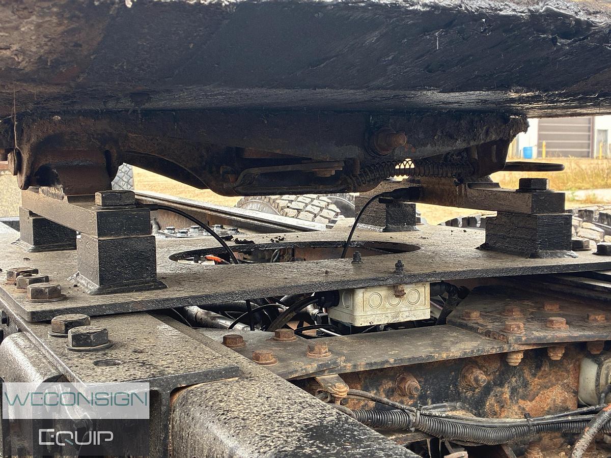 Used 2005 Kenworth T800 Heavy Haul Truck Tractor