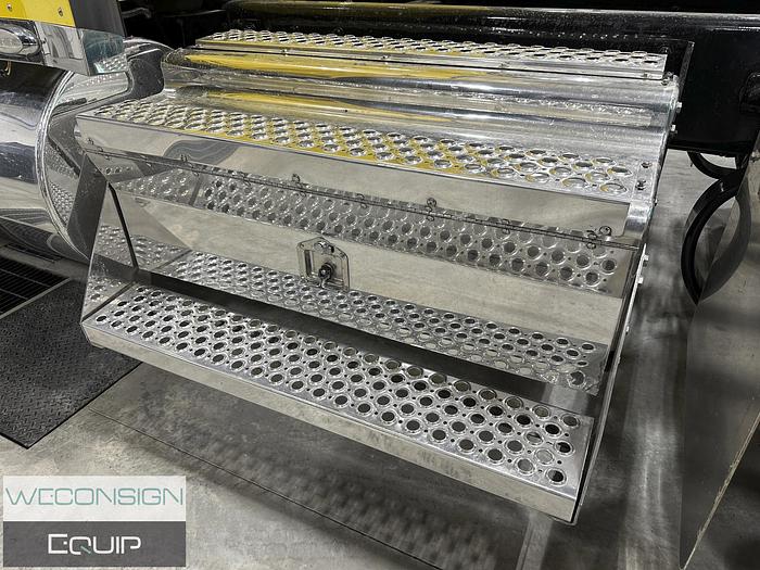 Used 2019 Kenworth W900L Sleeper Tandem Yellow