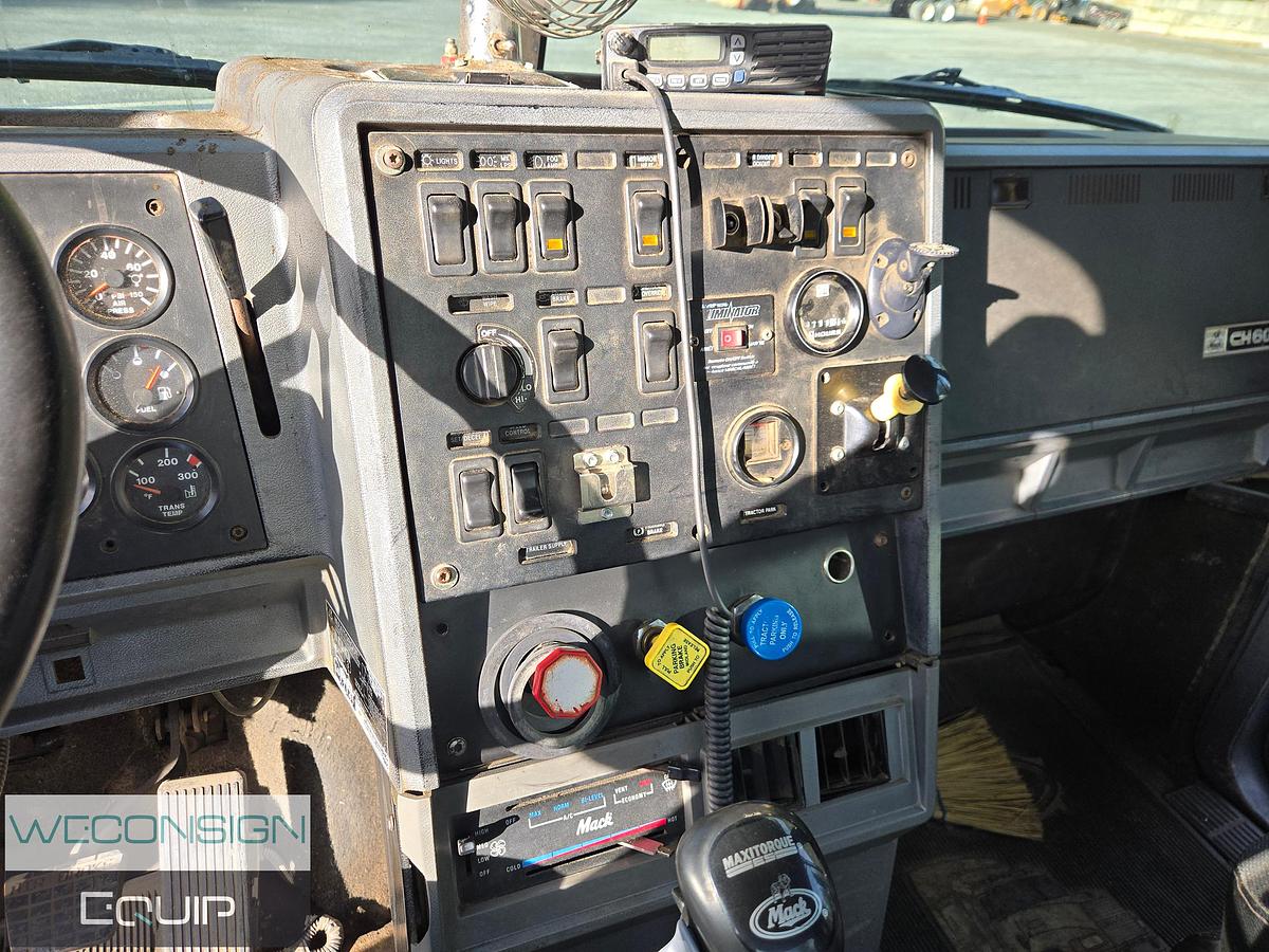 Used 1996 Mack CH613 TA Water Truck