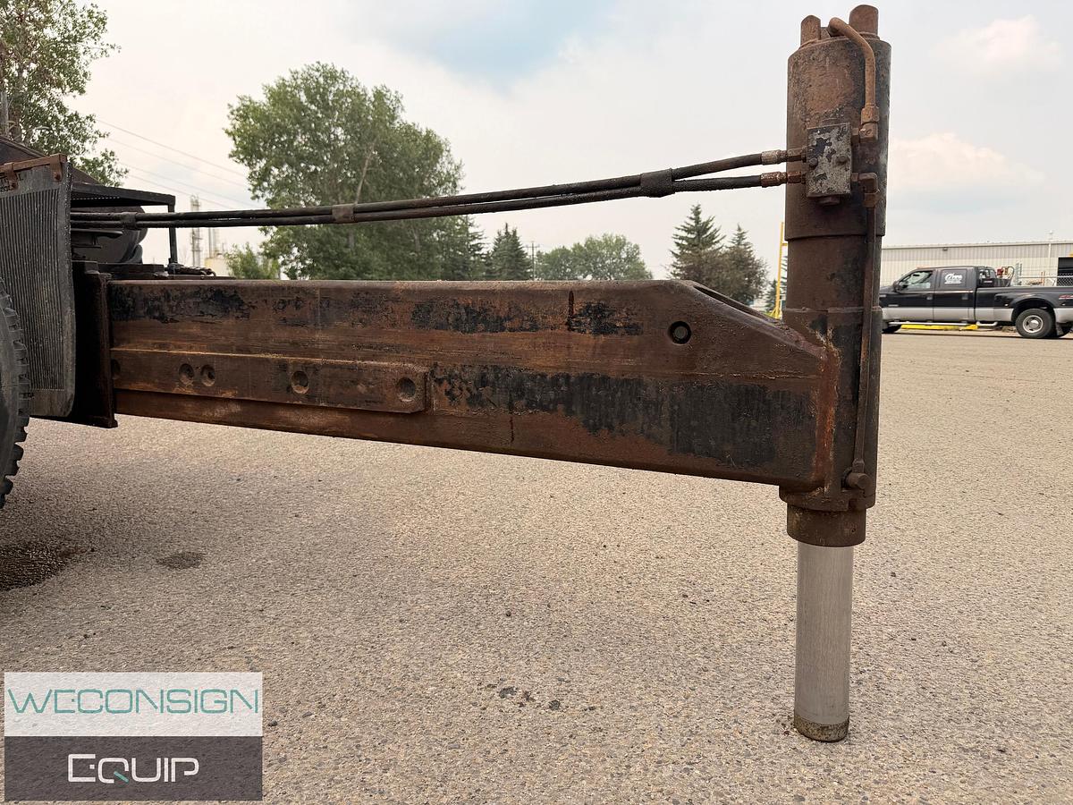 Used 2007 Freightliner FLD120SD 35 Ton Knuckle Boom Truck