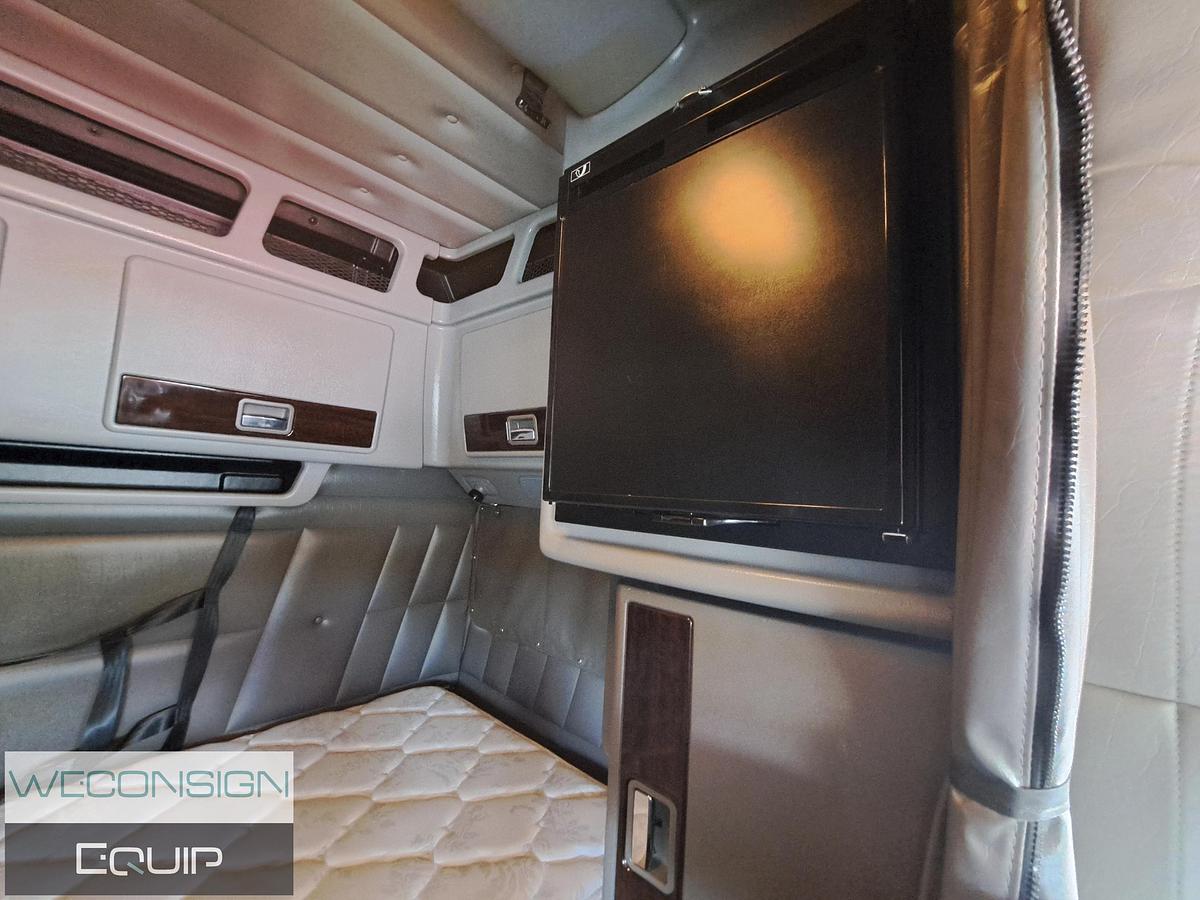 Used 2020 Peterbilt 389