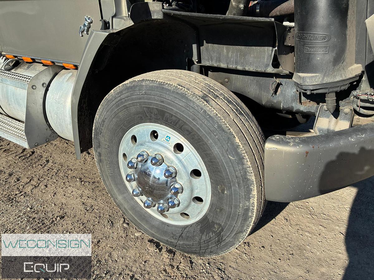 Used 1995 Freightliner FL106