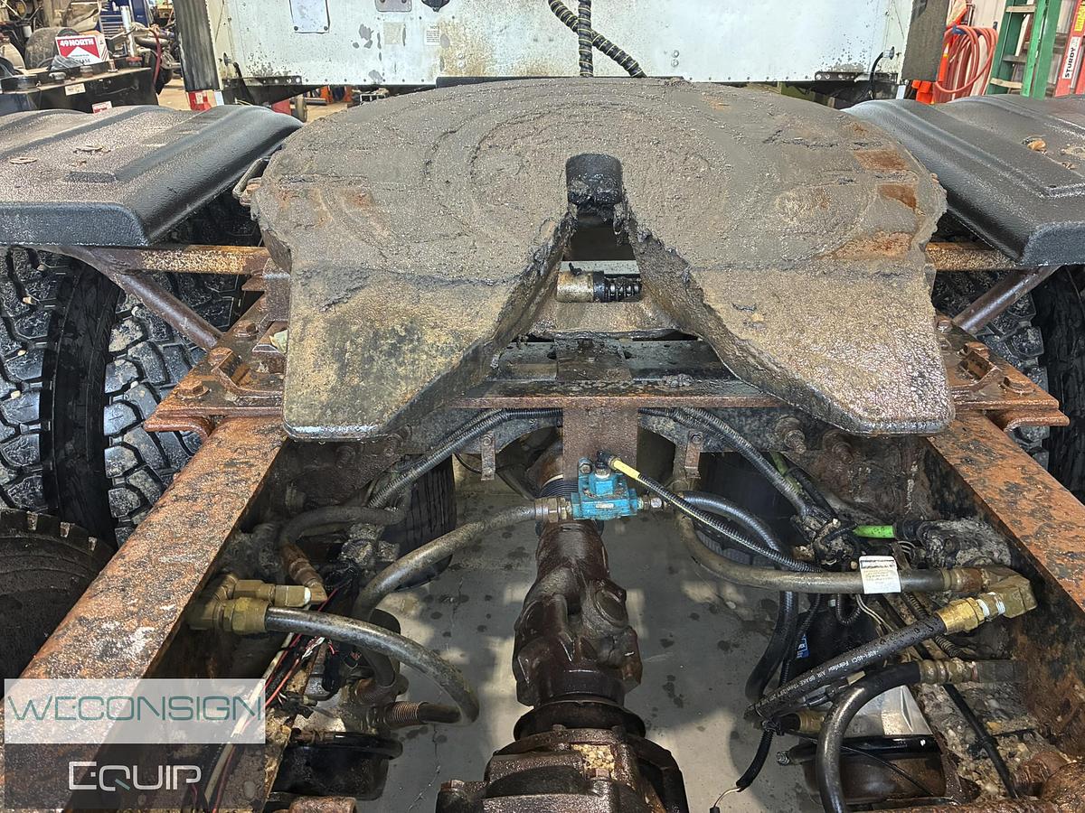 Used 2015 International Eagle Sleeper Truck