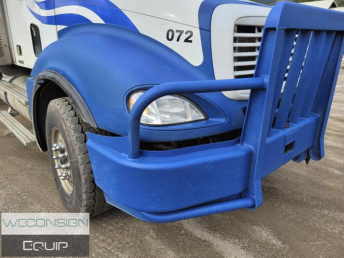 Used 2007 Freightliner Columbia Water/Tank