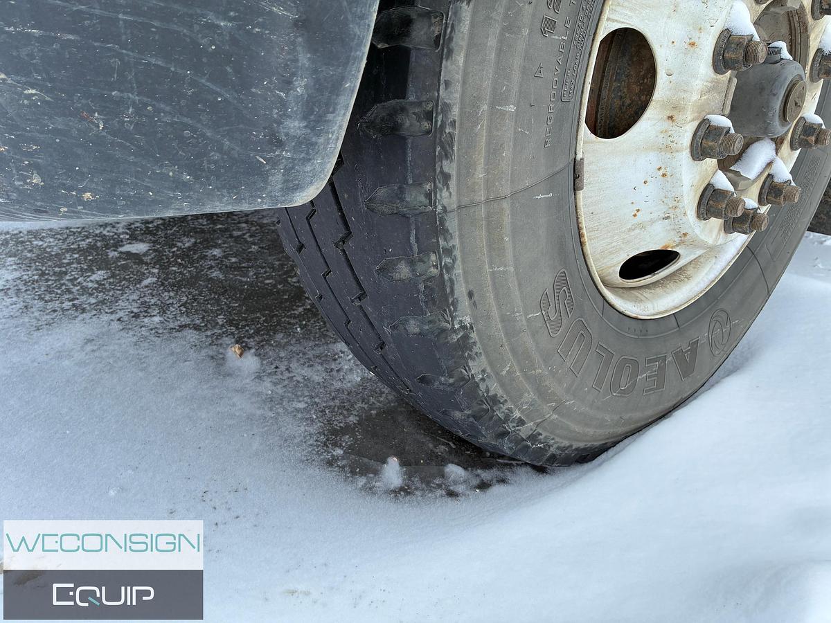 Used 2015 Kenworth T370 Van Truck