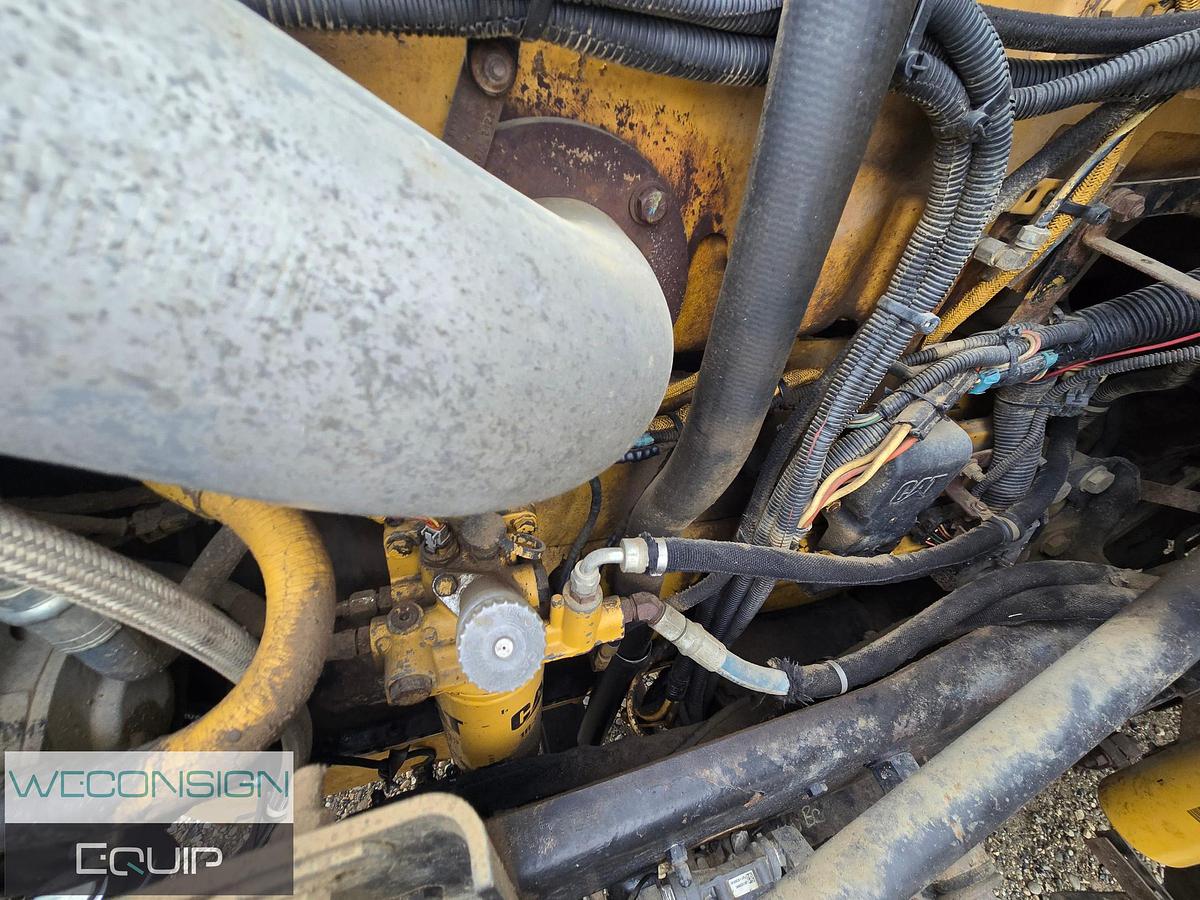 Used 2004 Kenworth T800 Winch Truck