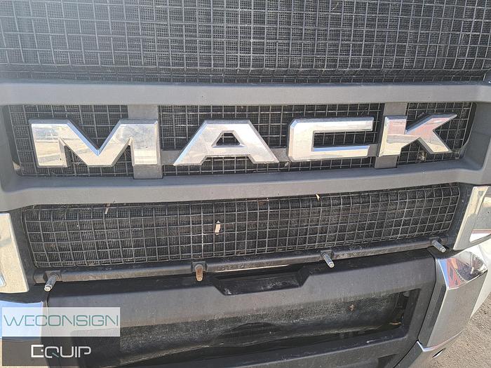 Used 2024 Mack  Anthem Hwy Tractor