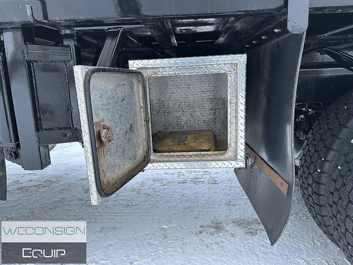 Used 2004 Kenworth C500B Bed Truck