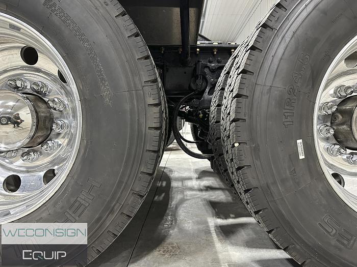 Used 2019 Kenworth W900L Sleeper Tandem Yellow